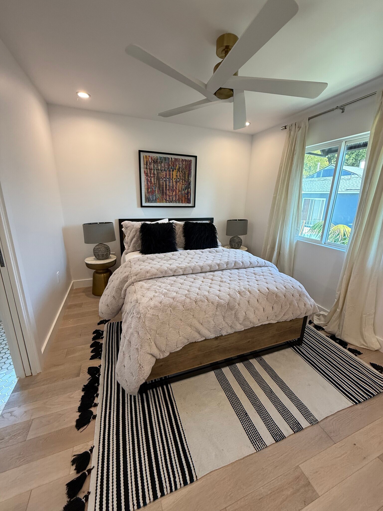 Building Photo - 10351 Keswick Ave