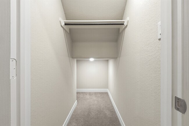 Building Photo - 119 Buttonwood Ct