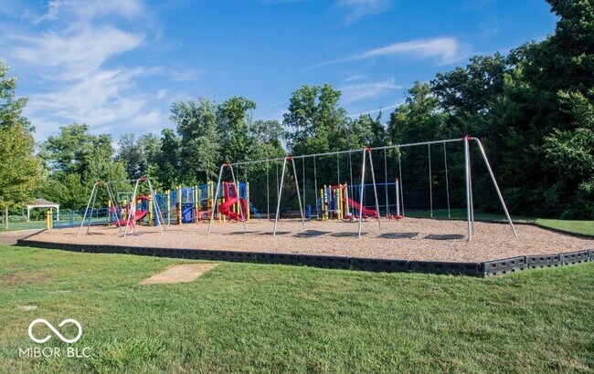 Building Photo - 13869 Willesden Cir