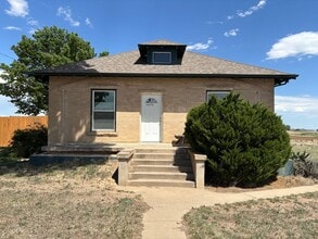 Building Photo - One of a kind ranch home with lake mountain views!