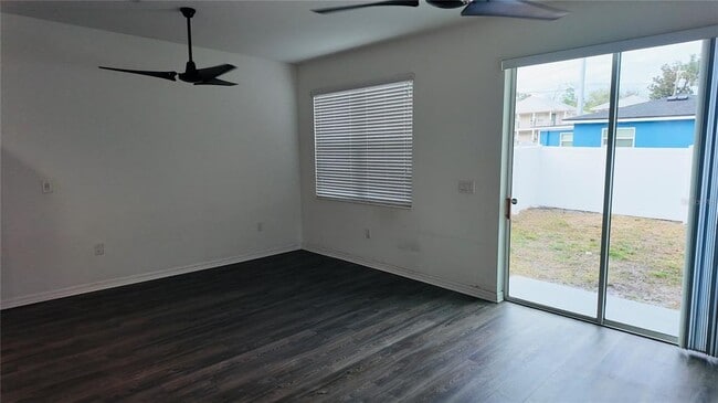 Building Photo - 2916 E 15th Ave