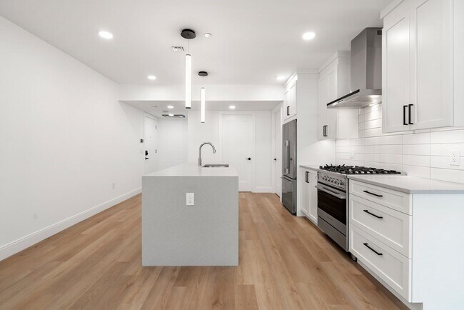 Building Photo - 3171 Washington St