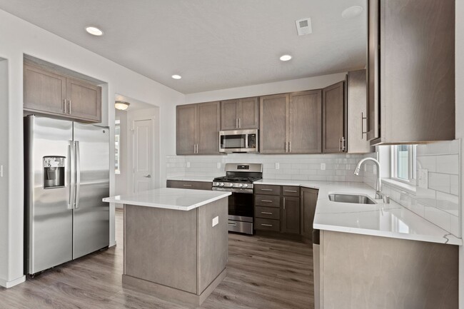 Building Photo - Stunning 3 Bed, 2.5 Bath Home in Spokane V...