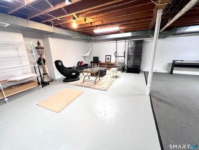 Building Photo - 32 Regents Pk