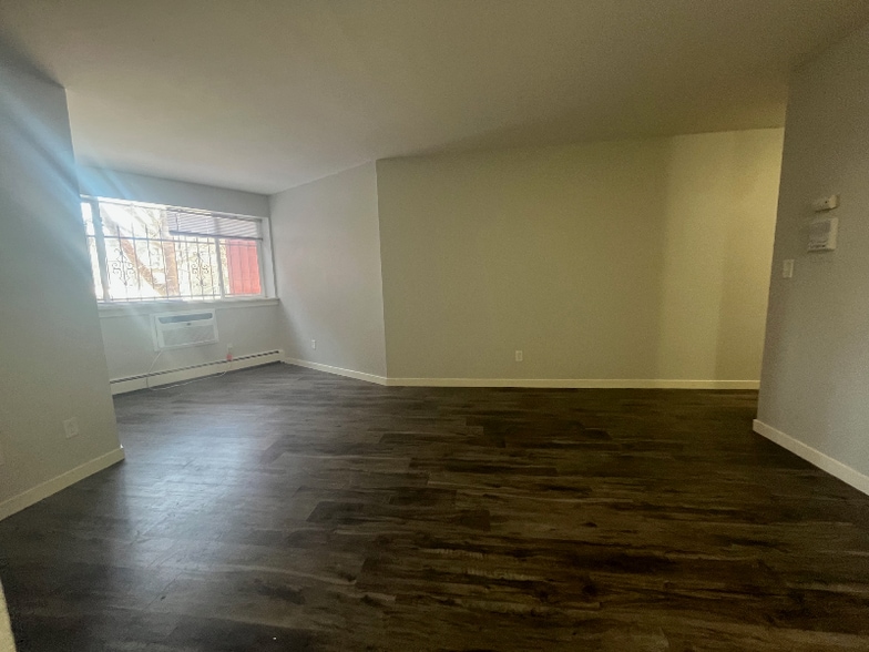 Building Photo - 2545 N Cramer St