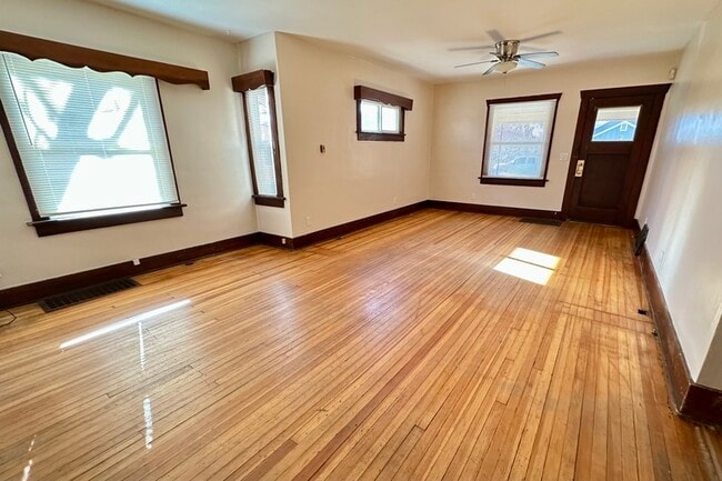 Building Photo - 2798 S Acoma St