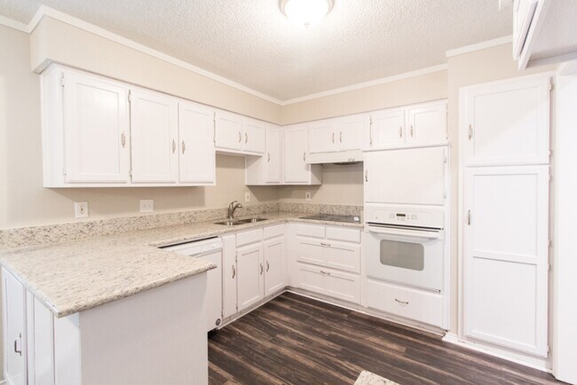 Building Photo - 5203 El Rancho Dr, Arlington