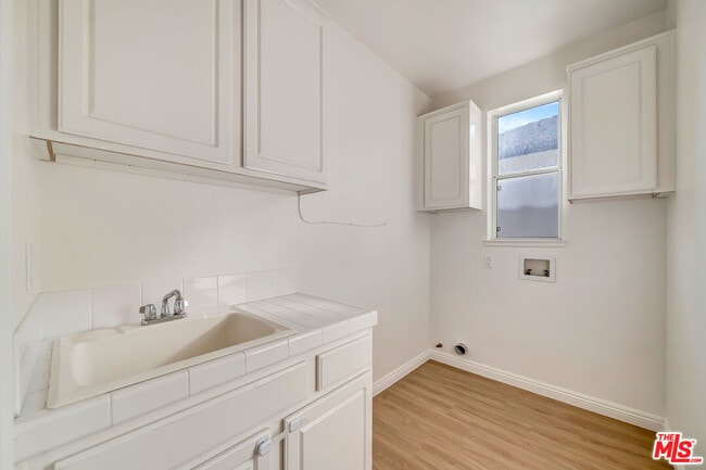 Building Photo - 24819 Cll Cedro