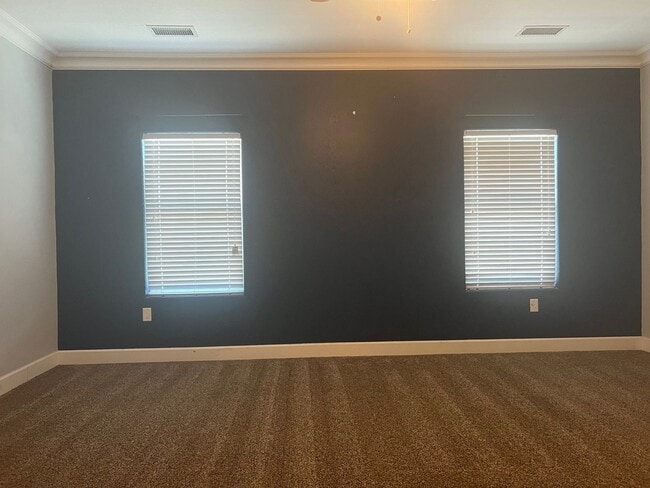 Building Photo - 1204 Sorrento Dr