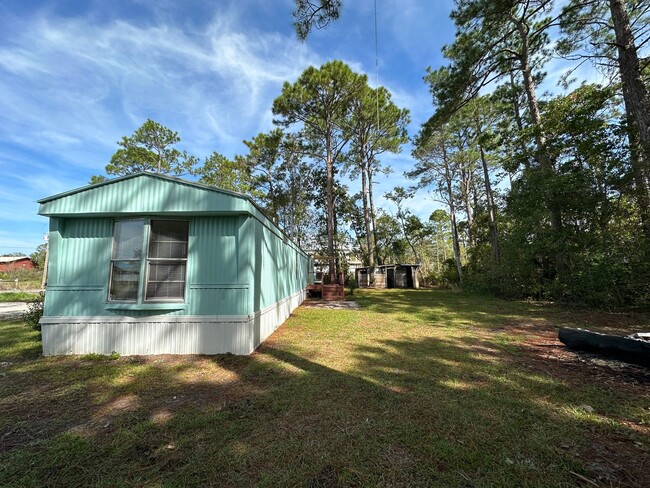 Building Photo - Cozy retreat in Elberta!