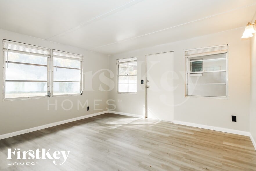 Building Photo - 1429 Satsuma St