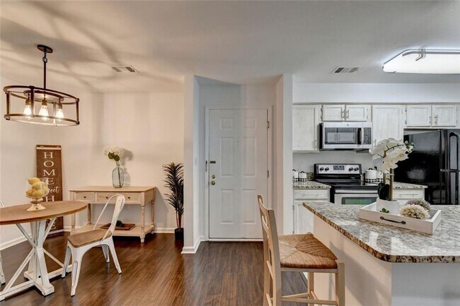 Building Photo - 2 Bedroom 2 Bath in Buckhead