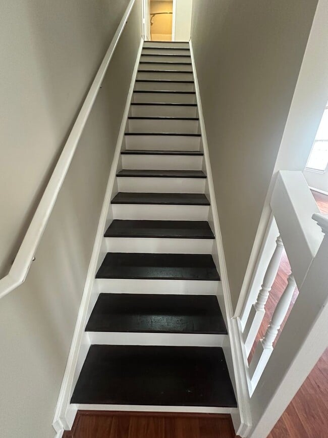 Building Photo - Beautiful townhouse style condo in Ridgely...