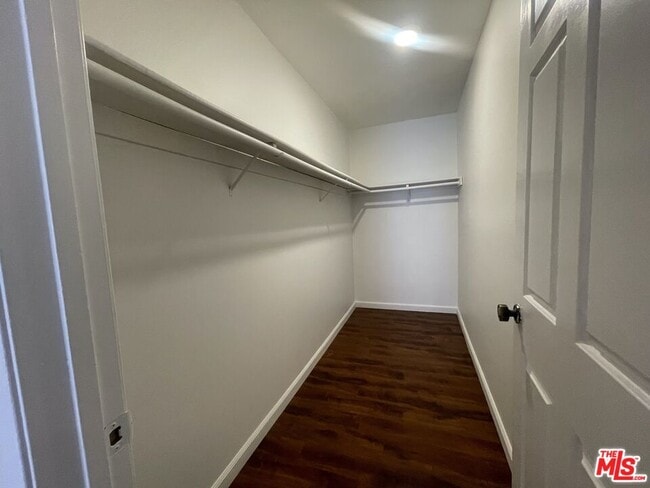 Building Photo - 1338 N Sierra Bonita Ave