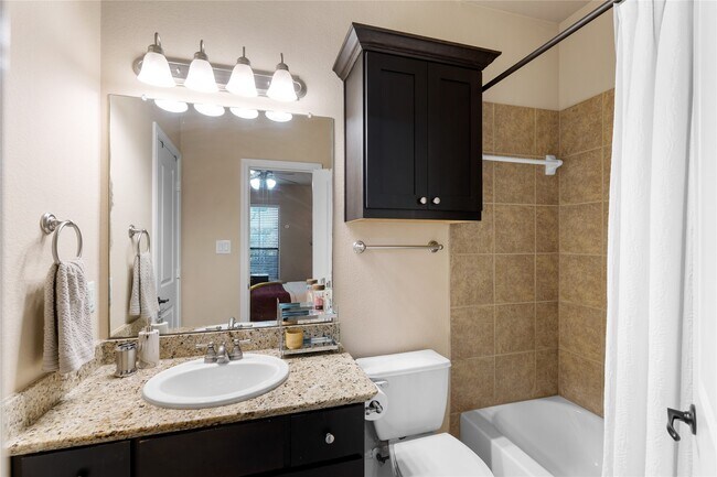 Building Photo - 1045 W 22nd St