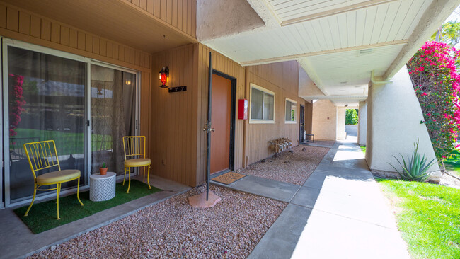 Building Photo - 510 N Villa Ct