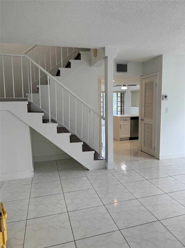 Building Photo - 8031 Lagos De Campo Blvd