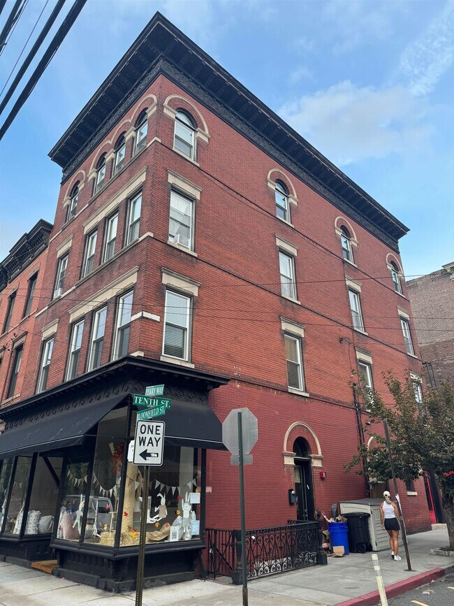 Building Photo - 1001 Bloomfield St