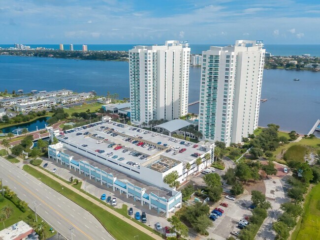 Building Photo - 241 Riverside Dr