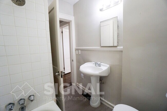 Building Photo - 7801 6th Ave S