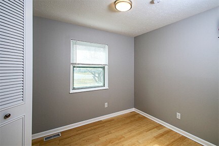 Building Photo - Completely Renovated 3 Bedroom 2 Bathroom ...