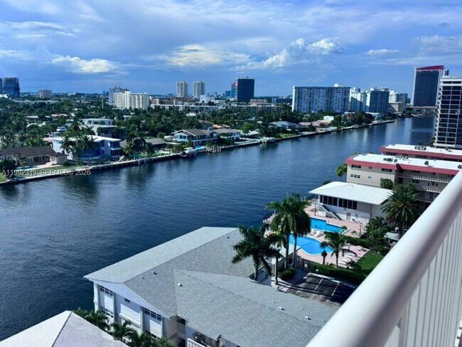 Building Photo - 3161 S Ocean Dr