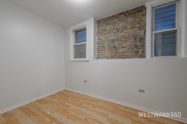Building Photo - 2433 N Talman Ave