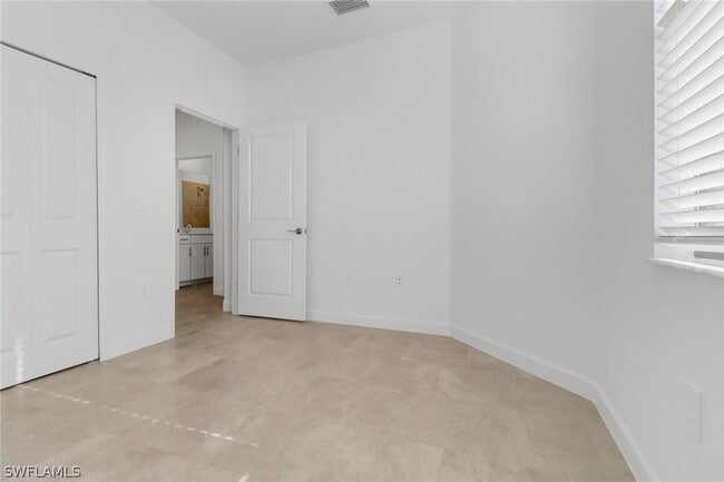 Building Photo - 19600 Hinkley Dr