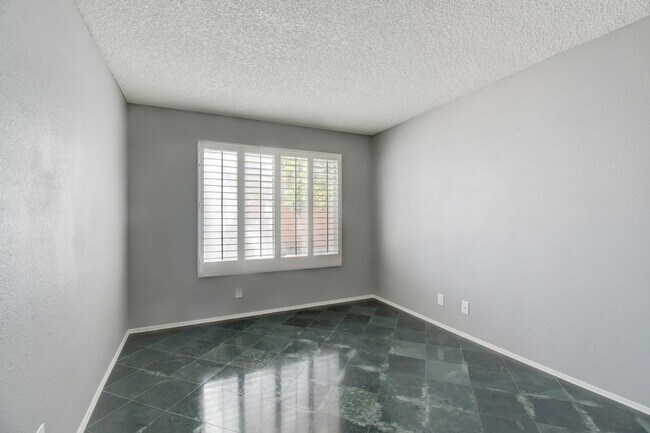 Building Photo - 6401 Morley Ave