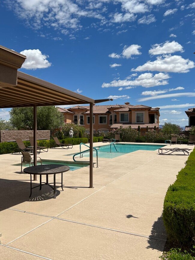 Building Photo - Lake Las Vegas Beauty!!! $2400 Great Views...
