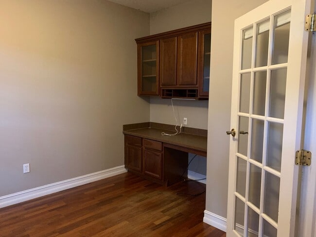 Building Photo - MOVE IN SPECIAL- Charming 3/2 home w/ formal office/4th bedroom and fenced yard in Harmony