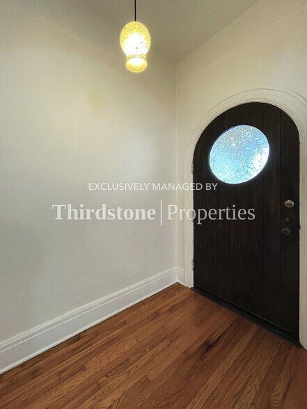 Building Photo - 1786 Challen Ave