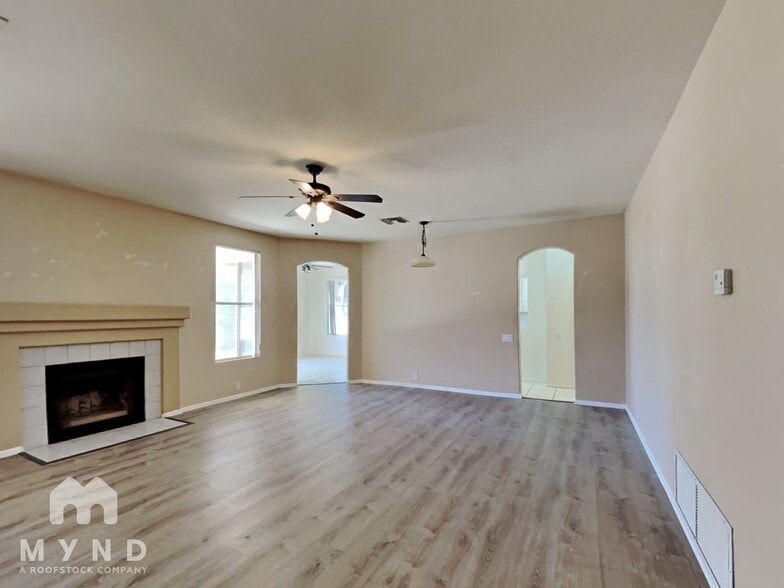Building Photo - 3434 W Desert Bend Loop