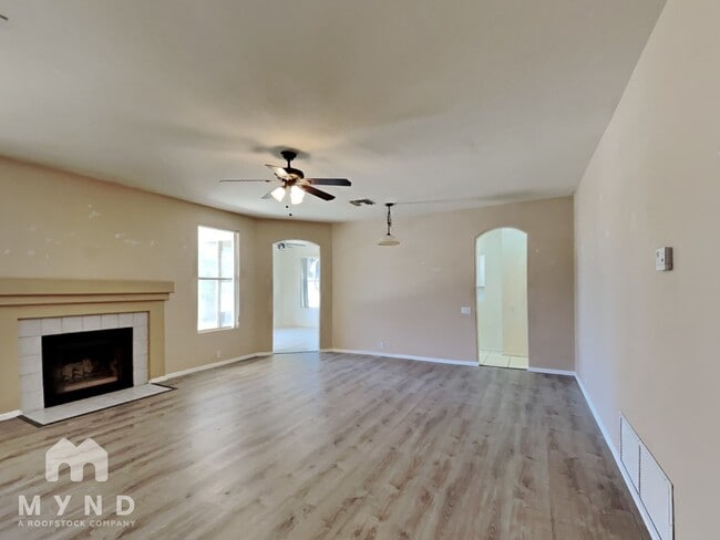 Building Photo - 3434 W Desert Bend Loop