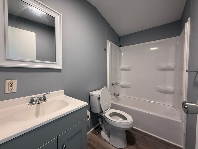 Building Photo - 3 Bedroom 2 Bathroom Mobile Home Located in Greeneville, TN