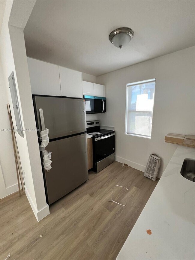 Building Photo - 1821 NW 74th Ter