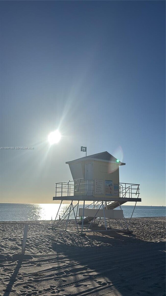 Building Photo - 1551 N 12th Ct