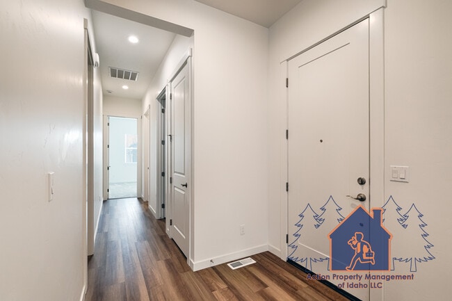 Building Photo - 8548 W Lilburn St