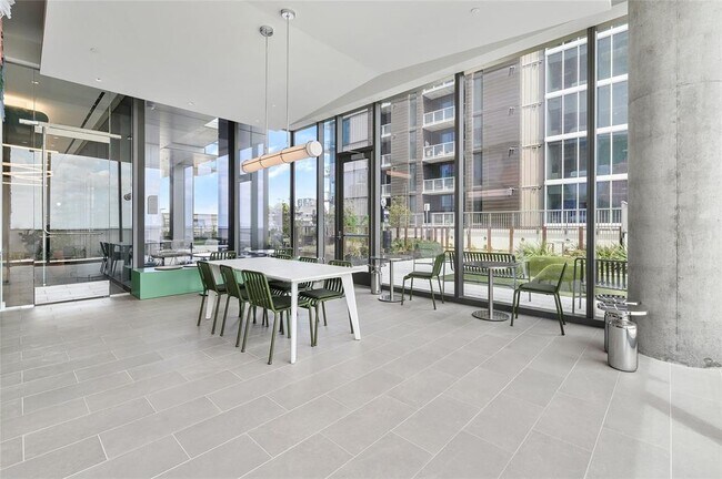 Building Photo - 44 East Ave