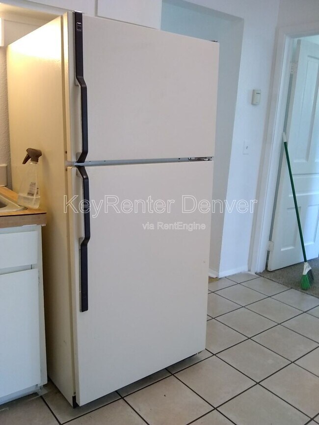 Building Photo - 1118 6th St