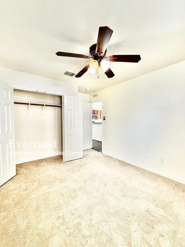 Building Photo - 12176 Walden Wood Dr