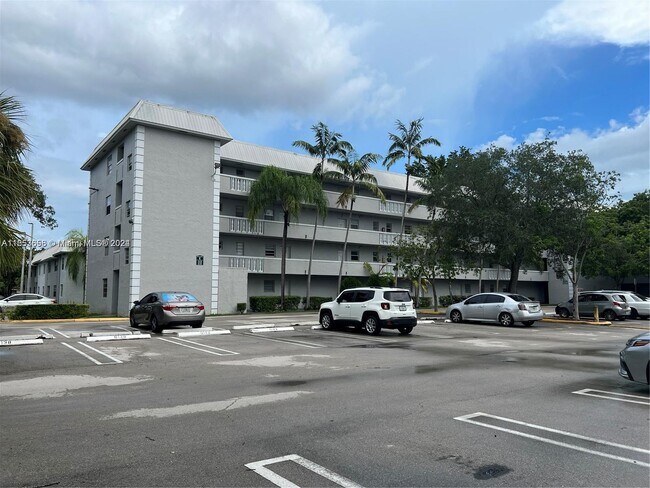 Building Photo - 17255 SW 95th Ave