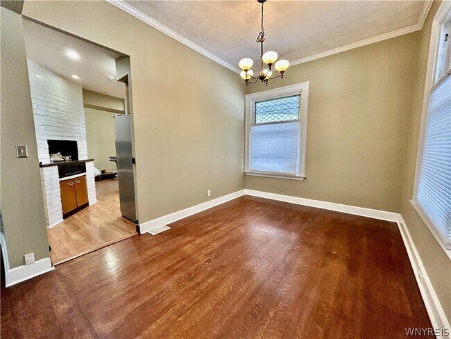 Building Photo - 38 Oakland Pl