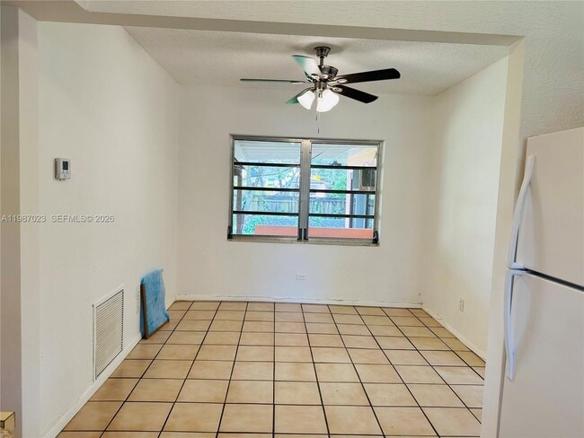 Building Photo - 5705 SW 39th St