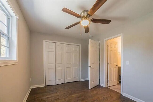 Building Photo - Stylish 4-Bed Home Near Downtown Atlanta –...