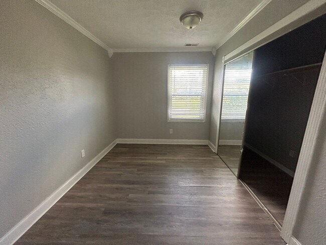 Building Photo - 5752 Edmeston Dr