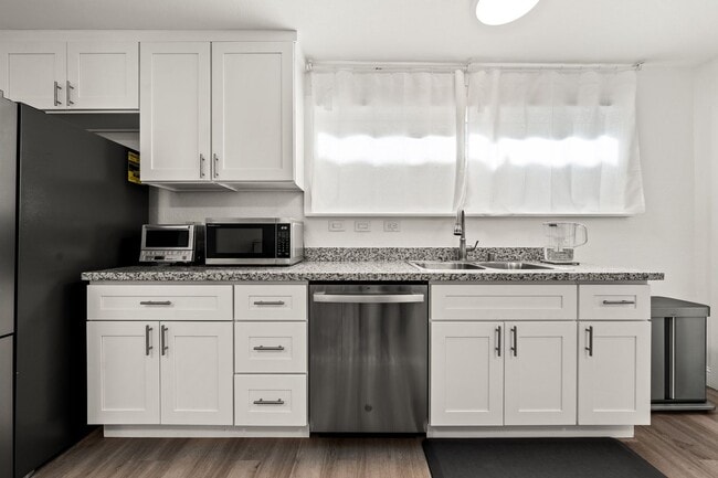 Building Photo - Welcome to your beautifully updated home!