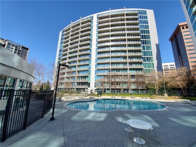 Building Photo - 44 Peachtree Pl NE