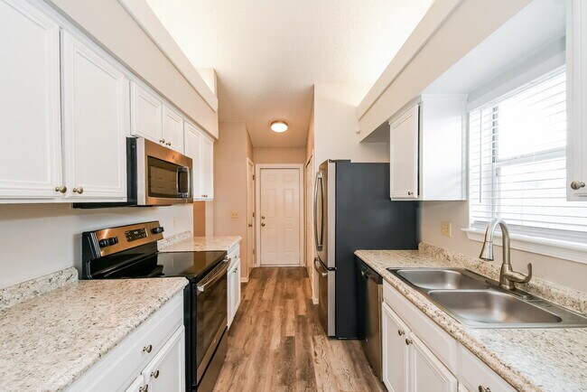 Building Photo - 3176 Chads Ct