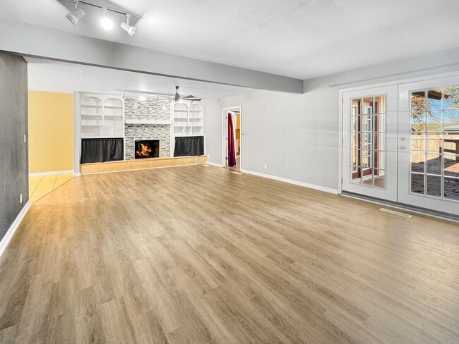 Building Photo - Spacious 3 Bed/3 Bath Midtown Home with Oversized Garage, Large Deck, and Storage Shed